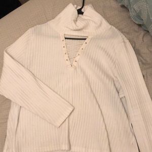 Turtle neck with detailing